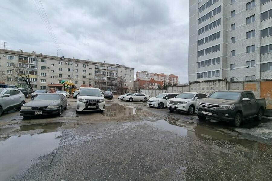 В мэрии прокомментировали ситуацию с брошенной многоэтажкой в центре Благовещенска 
