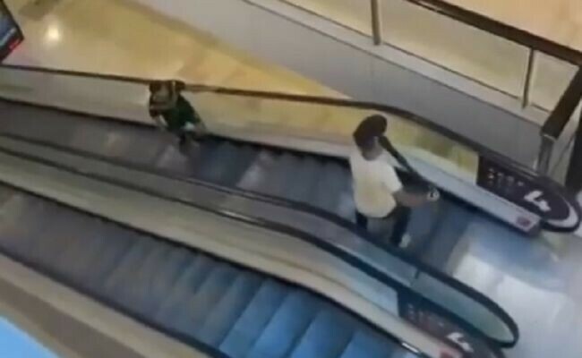 Россиянин оказался единственным кто в одиночку дал отпор убийце в торговом центре Сиднея видео