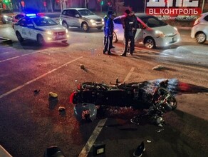 В центре Благовещенска разбился мотоциклист на месте три машины ГИБДД и реанимобиль