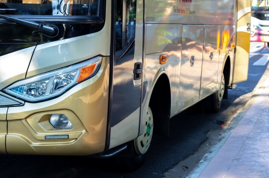 В Чигирях пассажирка получила травмы выходя из маршрутного автобуса