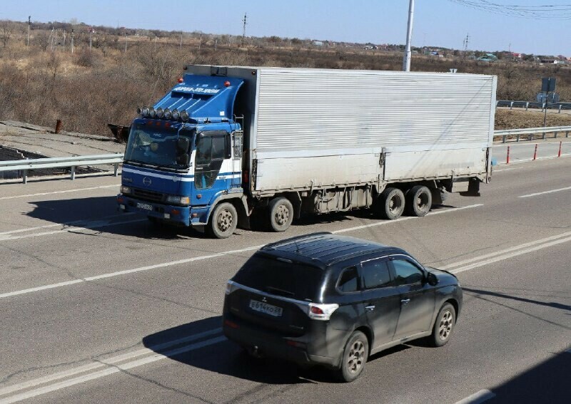 В Приамурье продлен запрет на движение большегрузов в период оттайки дорог Нарушителям грозят серьезные штрафы