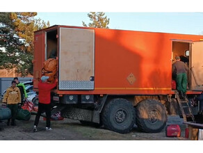 Тяжелый пожар возникший по вине людей уехали тушить к соседям амурские пожарные видео