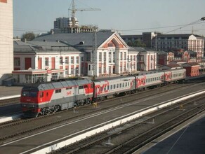 В Барнауле мужчина выбросил дочь из  окна вокзала а потом попал под поезд
