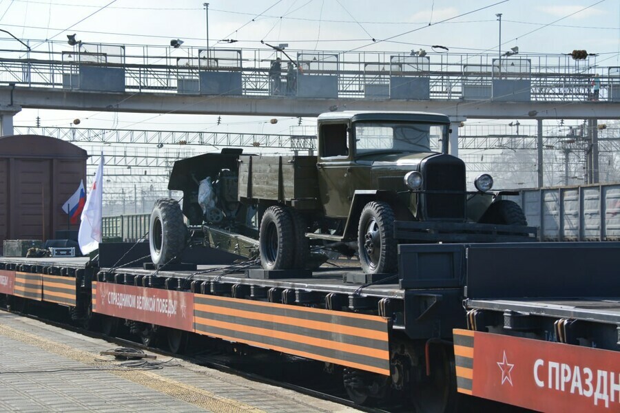 Ретропоезд Победы сделал остановку в Белогорске фото