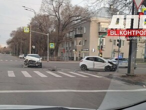 В результате жесткого ДТП в Благовещенске пострадали три человека 