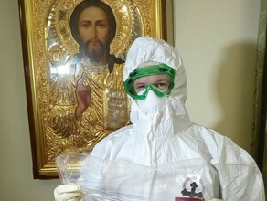 Хабаровские священники надевают СИЗы и идут домой к больным коронавирусом 