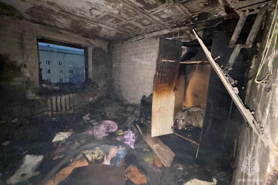 Остались черные стены в Благовещенске выгорела квартира в многоэтажке на Чайковского фото 