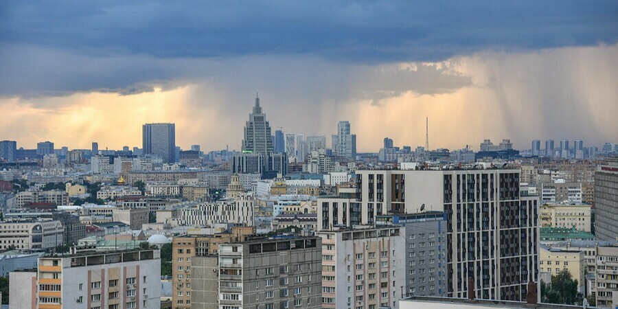 Самое холодное 9 Мая за 25 лет Мэр Москвы изза майских холодов постановил вернуть отопление в дома