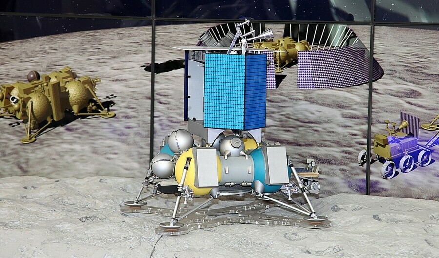 Роскосмос сообщил о планах запустить с космодрома Восточный два лунохода