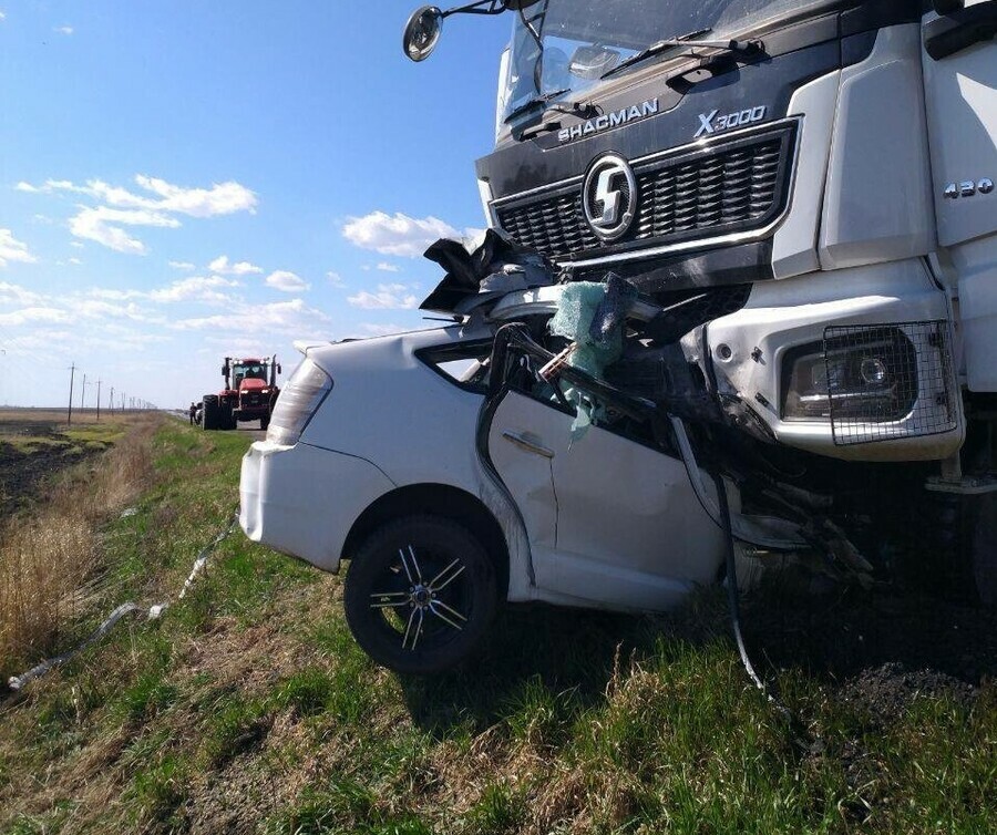 В страшном ДТП между Волково и Лозовым погибла сотрудница Амурского казачьего колледжа