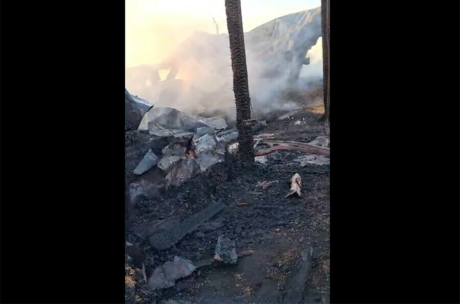 Сильный огонь сожрал почти 400 тонн зерна в Амурской области видео