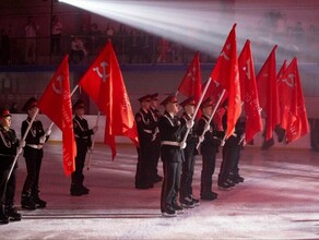 В Благовещенске показали впечатляющее ледовое шоу Вальс Победы видео