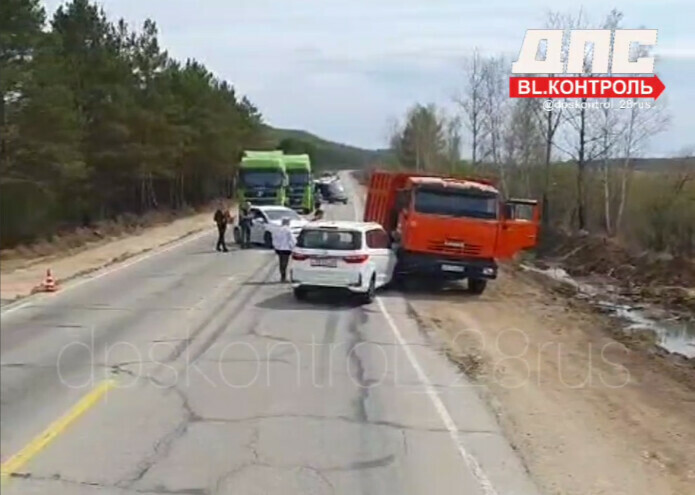 В Амурской области массовое ДТП перекрыло трассу БлаговещенскСвободный собралась большая пробка