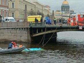 В СанктПетербурге автобус с пассажирами упал с моста в реку Людей достают и реанимируют ОБНОВЛЕНО