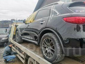 У амурчанки за долги забрали автомобиль Infiniti FX35