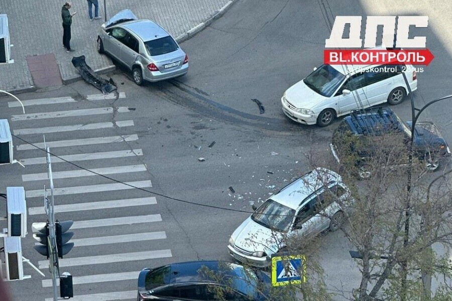 Жесткая авария произошла в центре Благовещенска фото