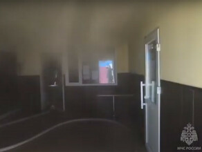 МЧС в сауне Благовещенска стало слишком жарко и приехали пожарные видео