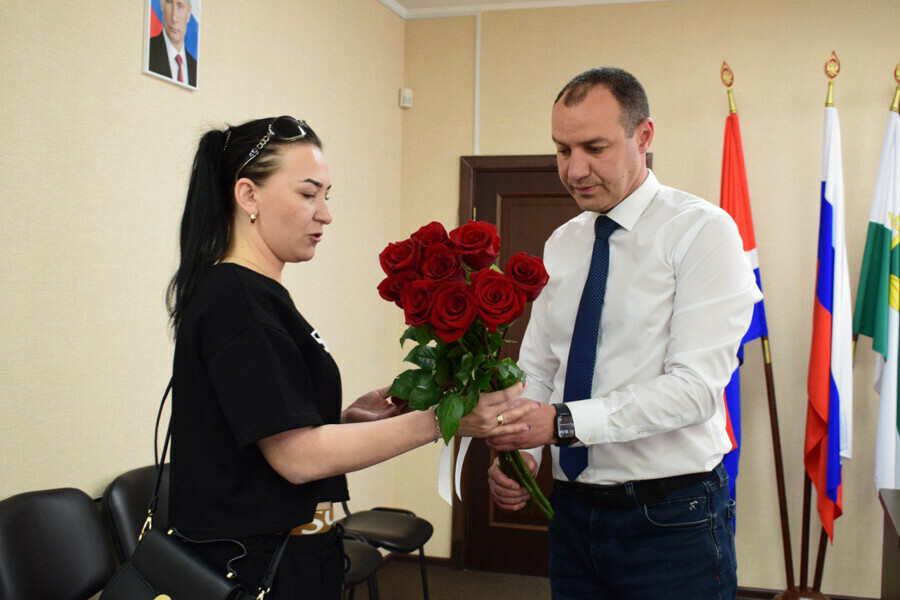 В Тынде передали награду вдове героя погибшего на СВО
