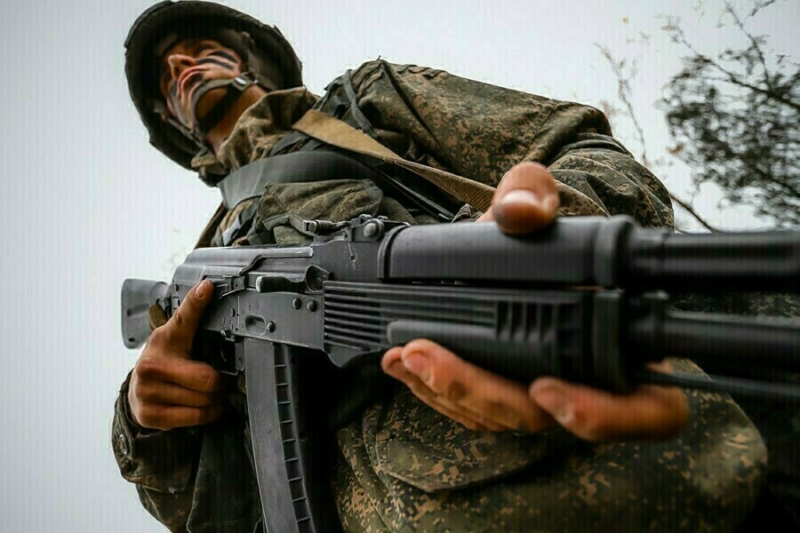 В зоне СВО военнослужащий из Приамурья Сергей Горкунов умело прикрыл передовые позиции российских войск