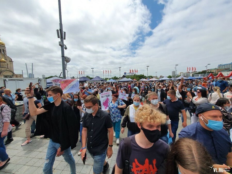 По Дальнему Востоку прокатилась волна несанкционированных митингов в поддержку Сергея Фургала фото видео