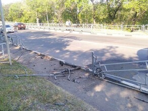 В Белогорске ночью неизвестный разворотил леерное ограждение