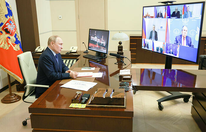 Путин предложил начать производство ракет средней и меньшей дальности