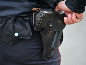 В Москве полицейский выстрелил в 13летнюю школьницу видео