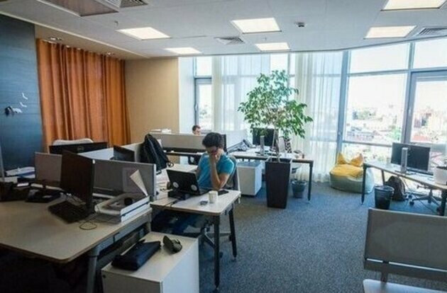 В Госдуме предложили не наказывать за опоздание на работу изза жары а также ввести послеобеденный сон