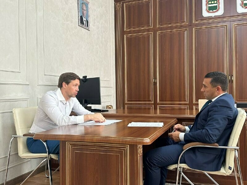 В Благовещенске закрываются точки где нелегально торгуют алкоголем жалоб на самокатчиков стало меньше мэр города обсудил с сенатором больные вопросы