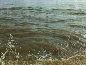 Двух подростков затянуло в водоворот на Зее
