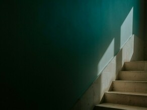 Пенсионера которого искали в Приамурье пять дней нашли мертвым в подъезде