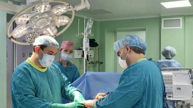 Врачи дважды вернули к жизни женщину во время родов