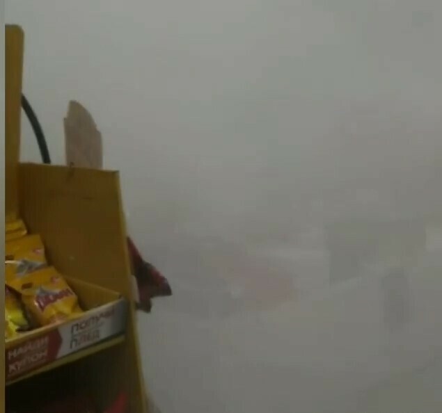 Девочки не дышите В Зее супермаркет накрыло густым дымом видео