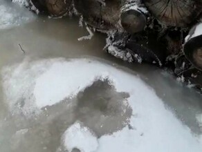 Стало известно по какой причине топит дом в Сковородине видео