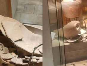 Ребёнок случайно разбил 3500летнюю вазу в музее