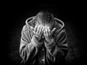 60летняя работница детского сада в Амурской области потеряла миллион на инвестициях в валюту