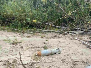 На берегу Зеи нашли авиационную бомбу а в Благовещенске  артиллерийский снаряд