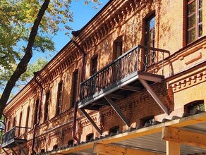 Исторические конструкции восстановили на старинном здании Благовещенска фото 