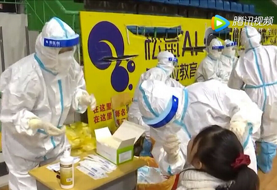 Китайский город закрыли изза двух больных коронавирусом
