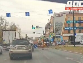 В Благовещенске сообщают об оживленном перекрестке который частично перекрыли