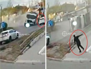 Момент опрокидывания груженого самосвала в Чигирях попал на видео Иномарка вынырнула чудом 