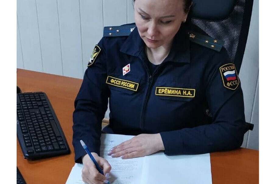 В одном из районов Приамурья сестры устроили драку в баре и не хотели платить пострадавшей