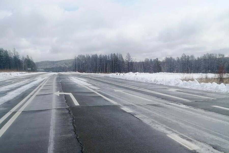 Изза особо плохой погоды на федеральной трассе в Приамурье ограничили движение