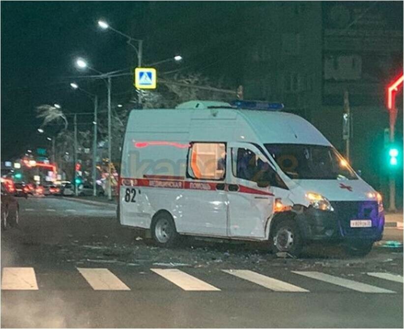 В Благовещенске в жесткое ДТП попала скорая помощь спешившая на вызов