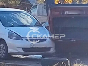 В Благовещенске в ДТП отечественный автомобиль перевернулся на крышу видео