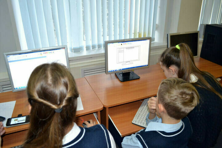 Виртуальные лаборатории и мультимедийные карты правительство РФ выделит миллиард рублей на цифровизацию школ