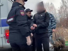 В Свободном силовики жестко задержали мужчину и женщину укравших 90 аккумуляторов видео 