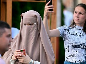 Первый регион в России запретил носить в школах хиджабы и никабы