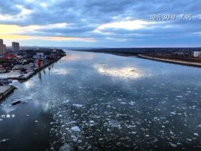 По Амуру в районе Хэйхэ и Благовещенска пошла шуга видео