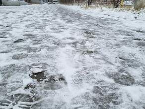Благовещенск засыпало снегом горожане спрашивают где техника коммунальщики отвечают